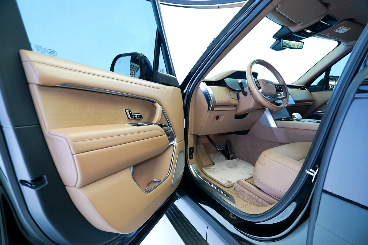 LAND ROVER Range Rover SV Autobiography 2024 - photo 9 - Import Émirats | International Cars