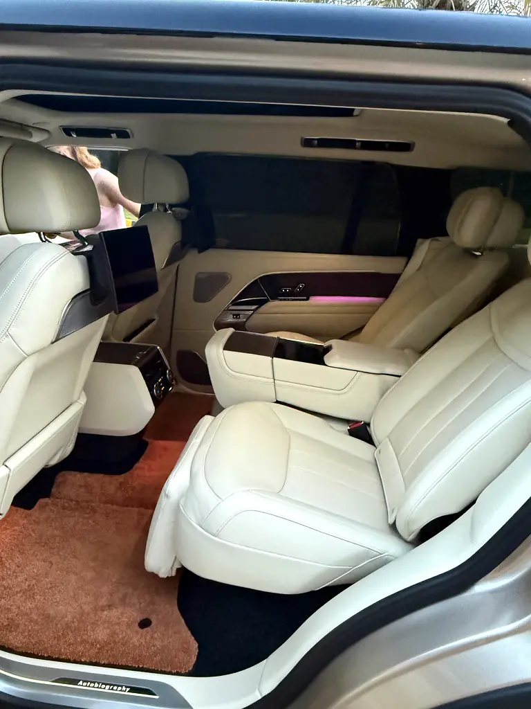 LAND ROVER Range Rover SV P530 LWB 2023 - photo 8 - Import Émirats | International Cars