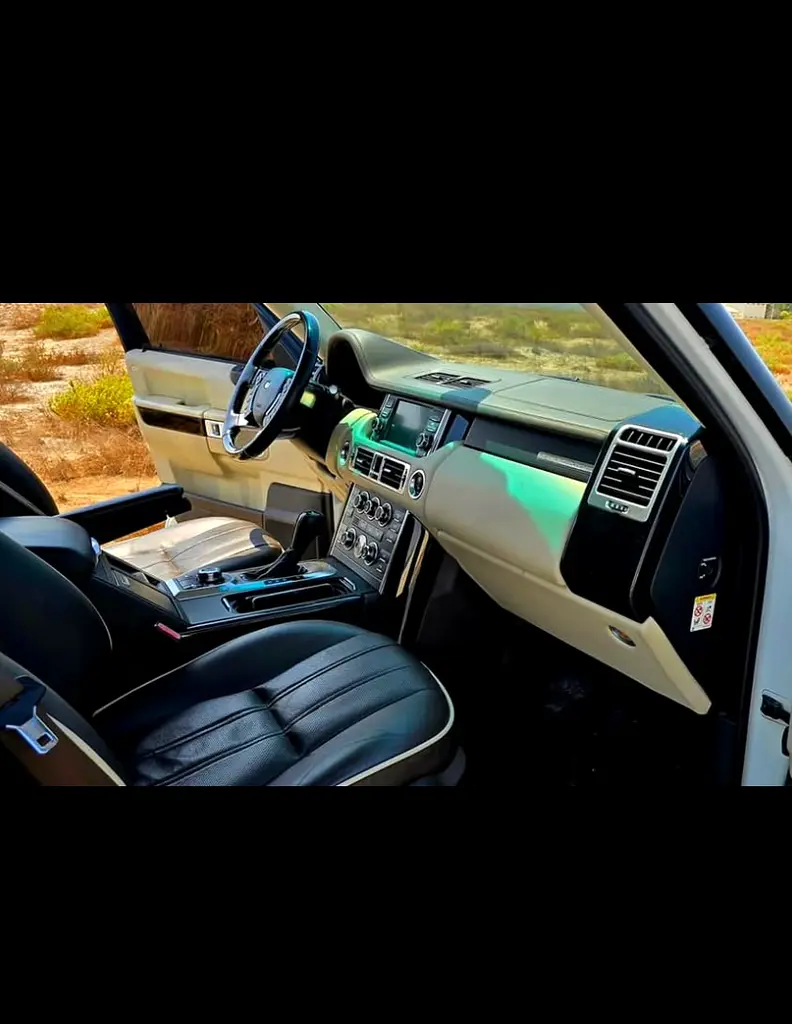 LAND ROVER Range Rover Vogue Supercharged 2011 - photo 6 - Import Émirats | International Cars