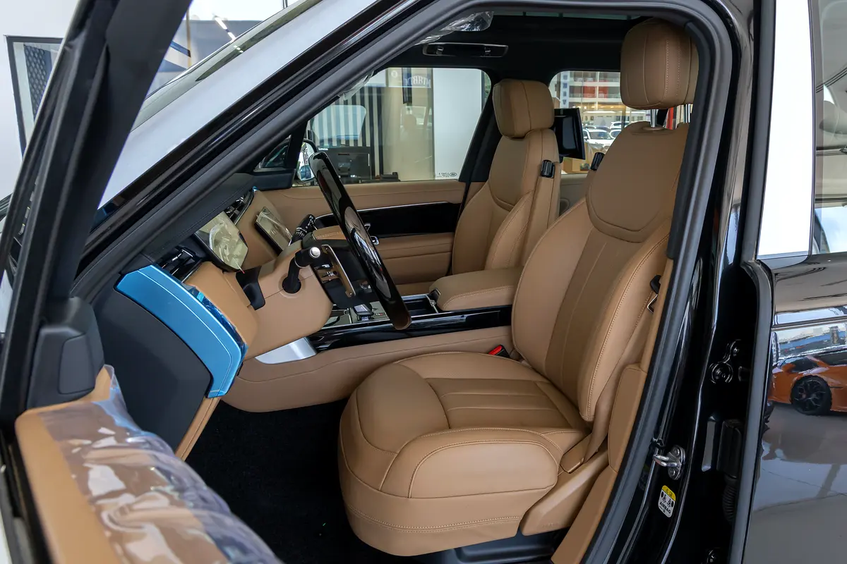 LAND ROVER Range Rover Vogue HSE 2026 - photo 11 - Import Émirats | International Cars