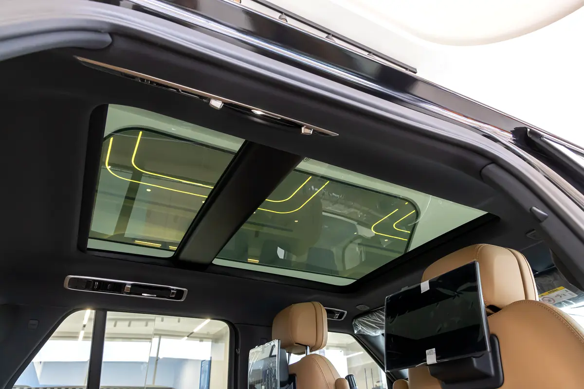 LAND ROVER Range Rover Vogue HSE 2026 - photo 12 - Import Émirats | International Cars