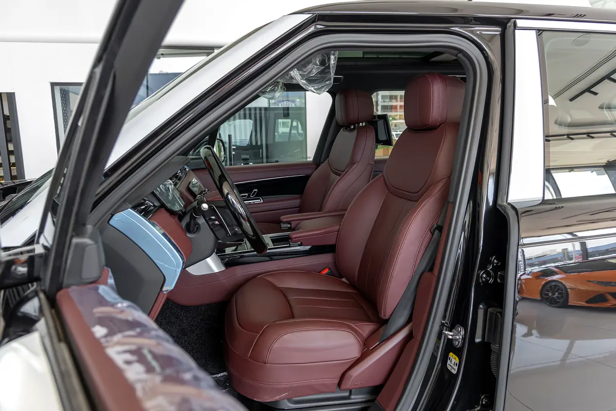 LAND ROVER Range Rover Vogue HSE 2026 - photo 11 - Import Émirats | International Cars