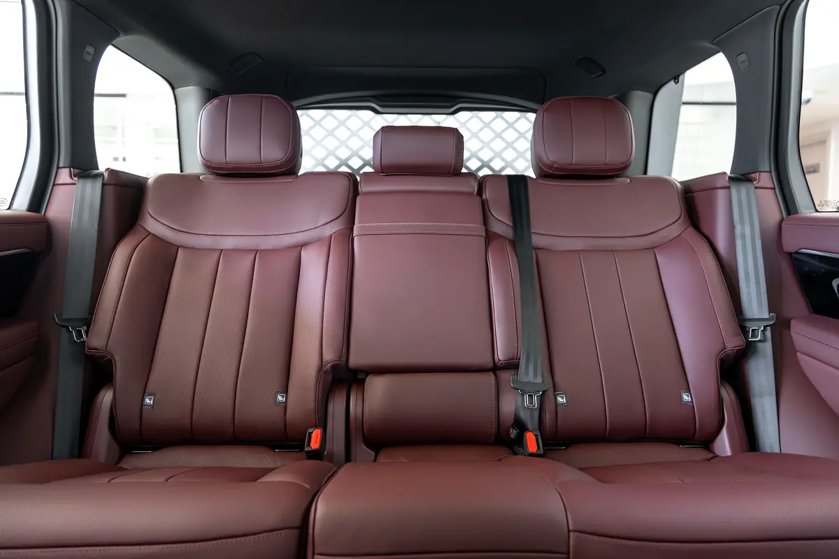 LAND ROVER Range Rover Vogue HSE 2026 - photo 12 - Import Émirats | International Cars