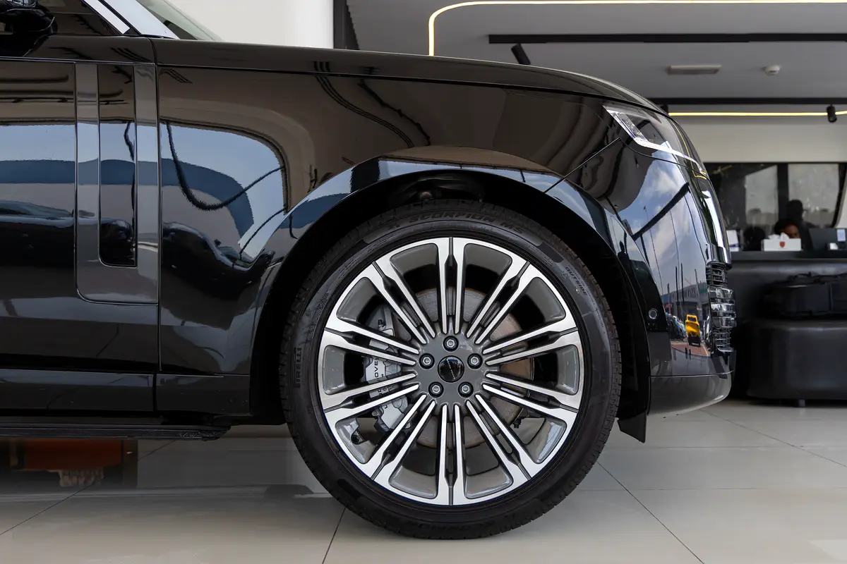 LAND ROVER Range Rover Vogue HSE 2026 - photo 8 - Import Émirats | International Cars