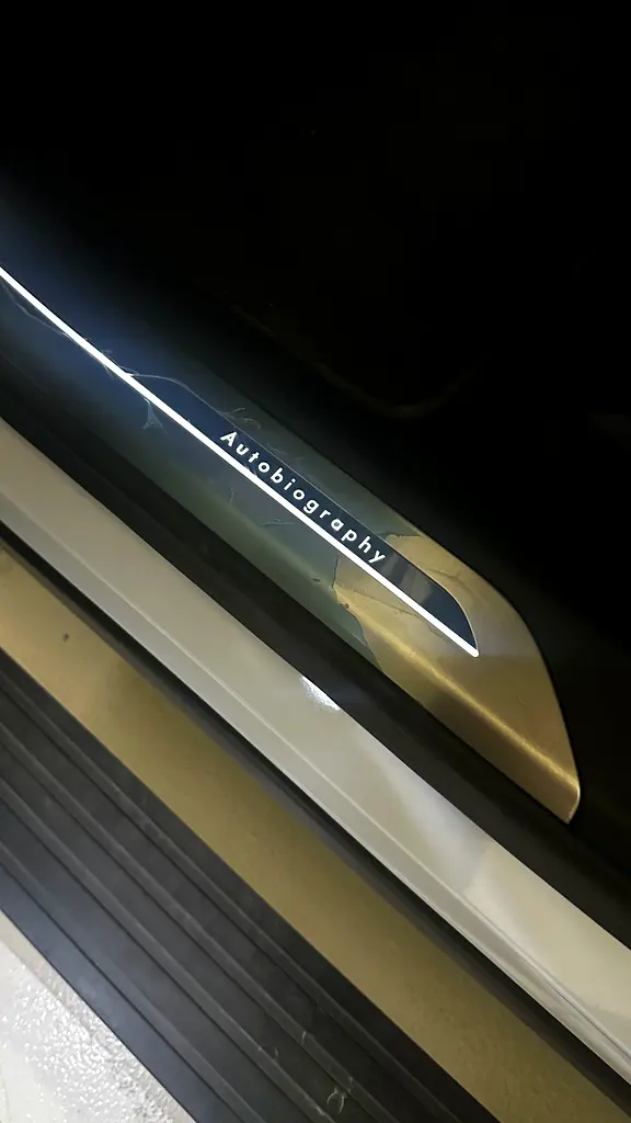 LAND ROVER Range Rover Autobiography 2023 - photo 11 - Import Émirats | International Cars