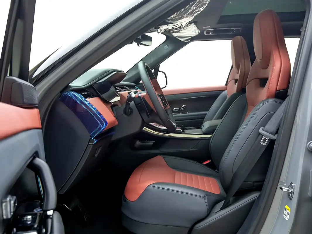 LAND ROVER Range Rover Sport SV 2025 - photo 9 - Import Émirats | International Cars