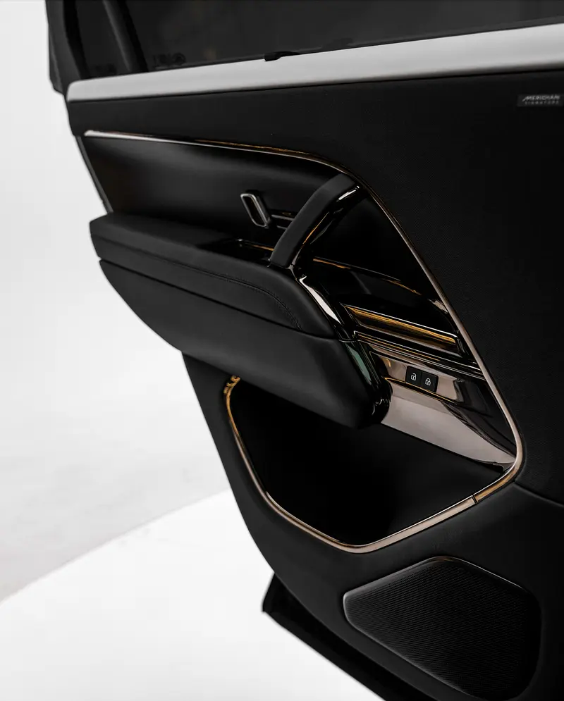 LAND ROVER Range Rover Sport SV 2024 - photo 12 - Import Émirats | International Cars