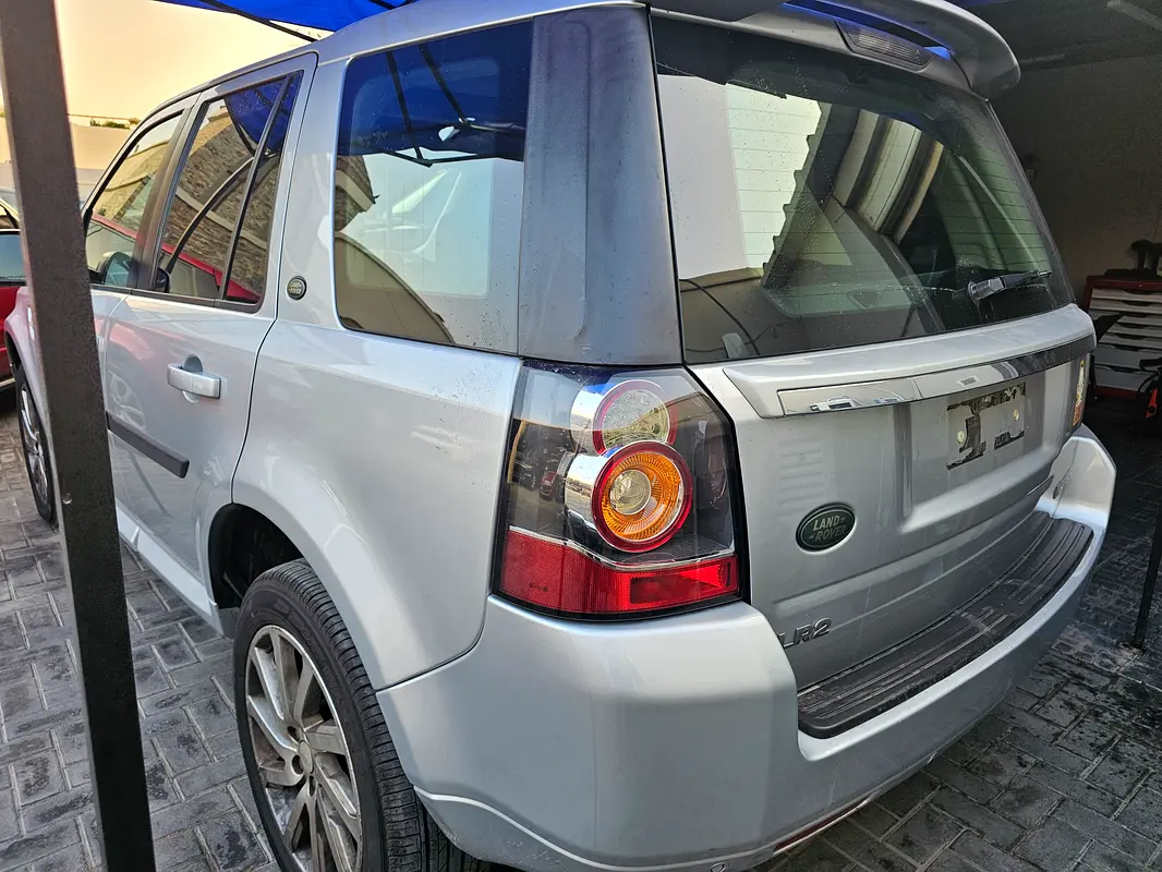 LAND ROVER LR2 HSE Luxury 2015 - photo 4 - Import Émirats | International Cars
