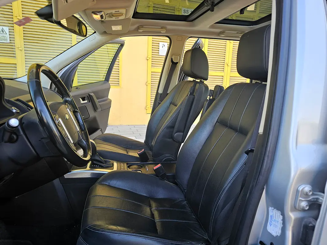LAND ROVER LR2 HSE Luxury 2015 - photo 8 - Import Émirats | International Cars