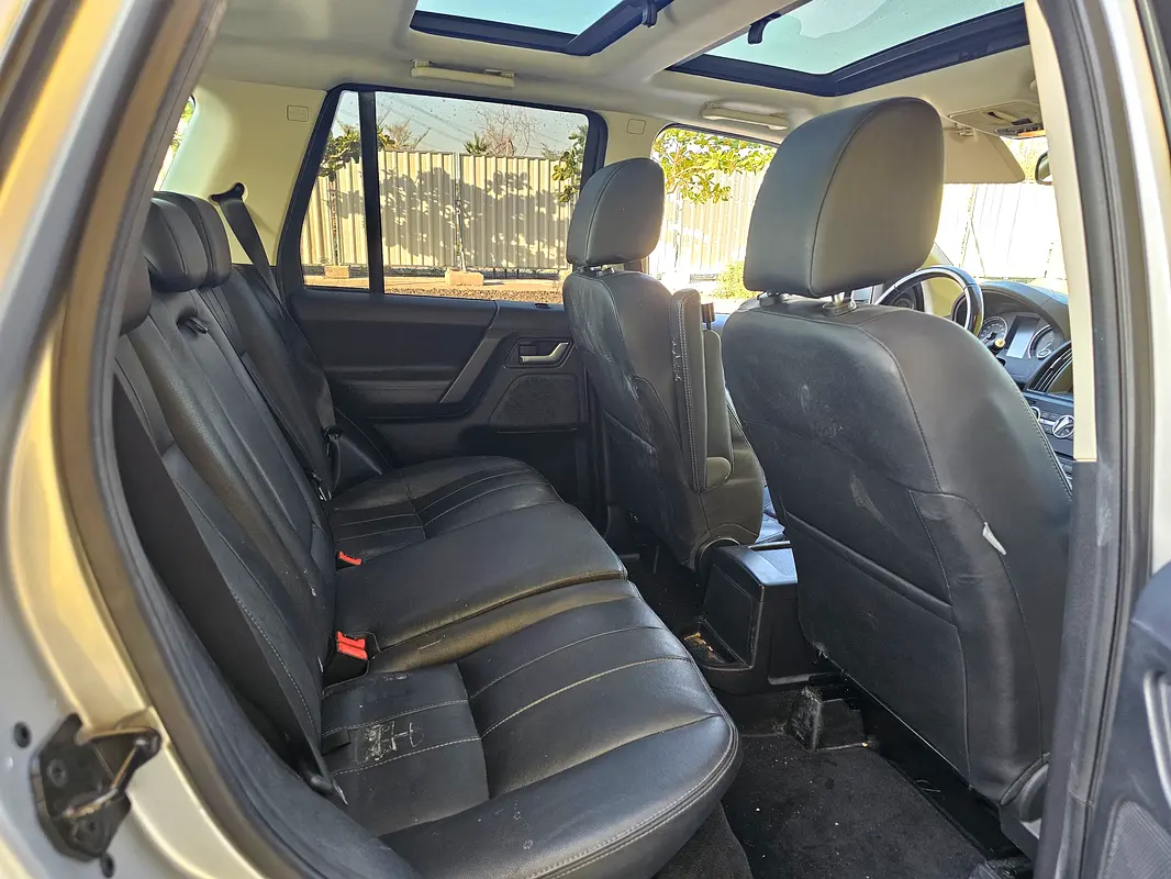 LAND ROVER LR2 HSE Luxury 2015 - photo 9 - Import Émirats | International Cars