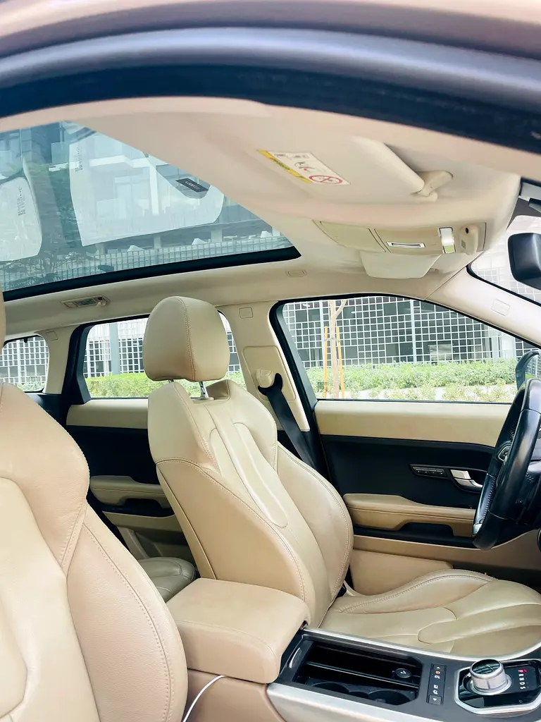 LAND ROVER Range Rover Evoque Dynamic SE 2015 - photo 5 - Import Émirats | International Cars