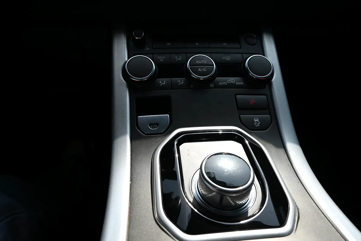 LAND ROVER Range Rover Evoque Dynamic SE 2014 - photo 12 - Import Émirats | International Cars