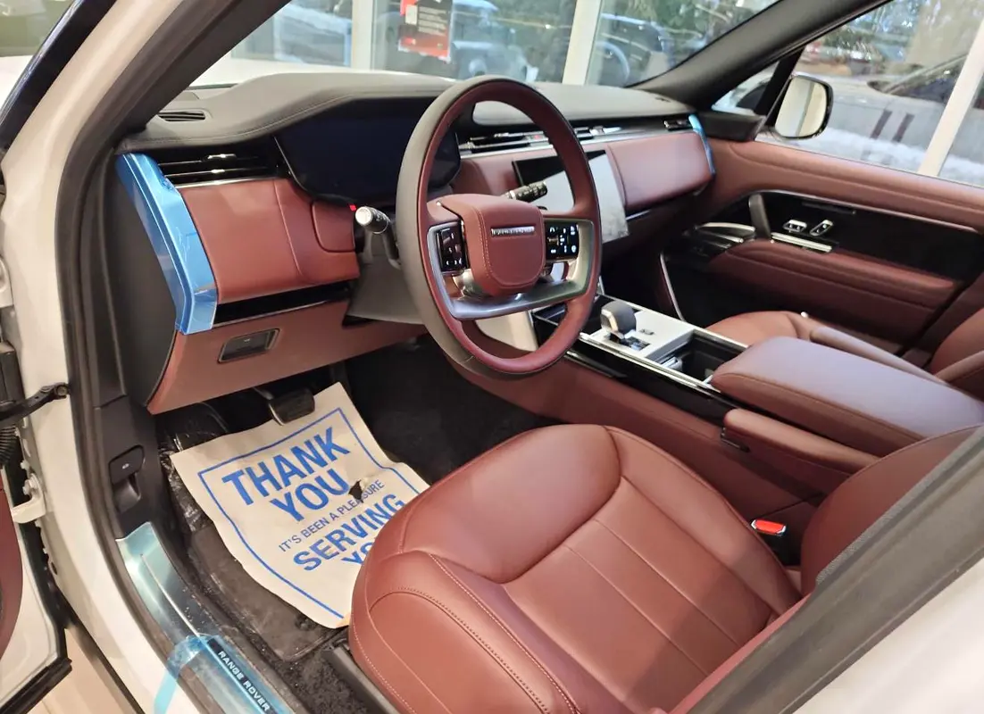 LAND ROVER Range Rover Vogue 2025 - photo 5 - Import Émirats | International Cars