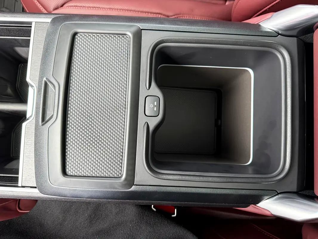 LAND ROVER Range Rover Vogue 2026 - photo 10 - Import Émirats | International Cars