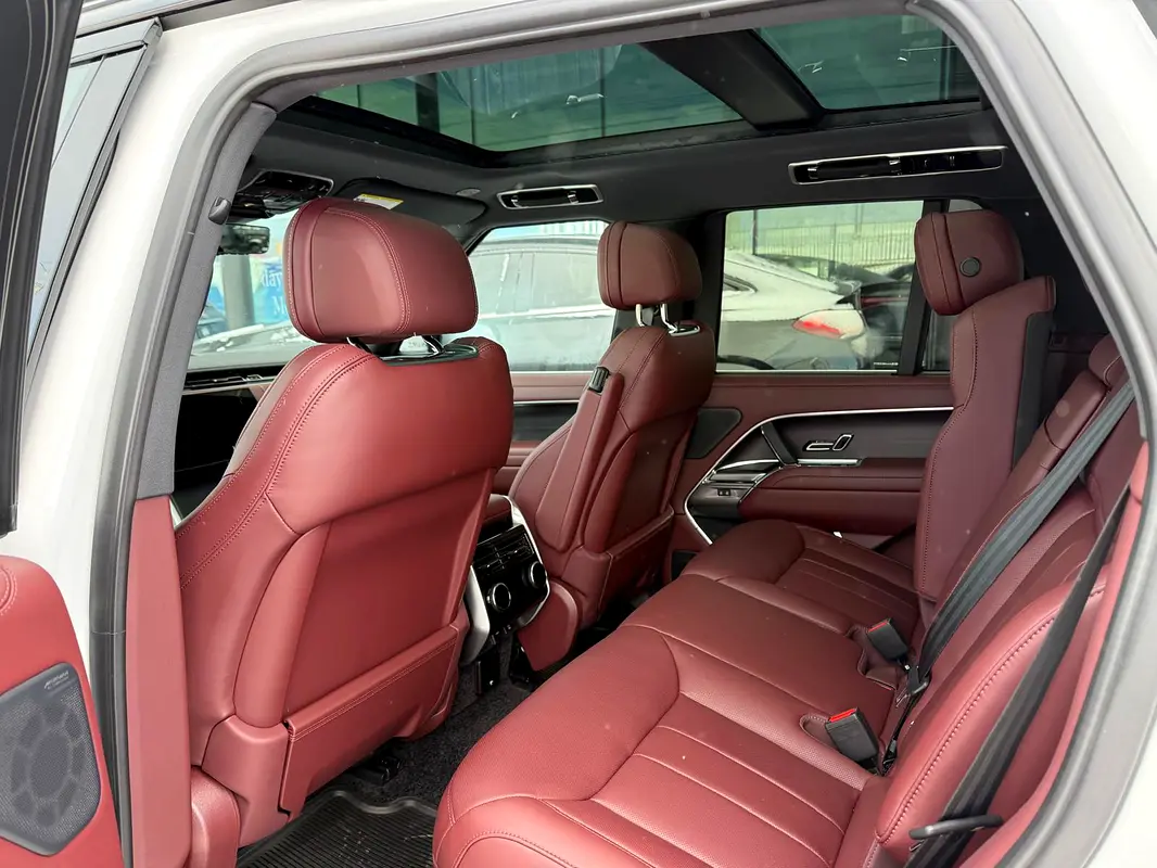 LAND ROVER Range Rover Vogue 2026 - photo 5 - Import Émirats | International Cars