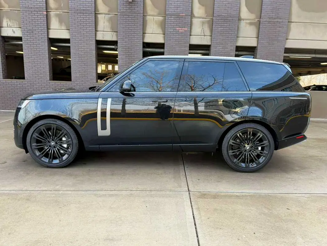 LAND ROVER Range Rover Vogue 2025 - photo 10 - Import Émirats | International Cars