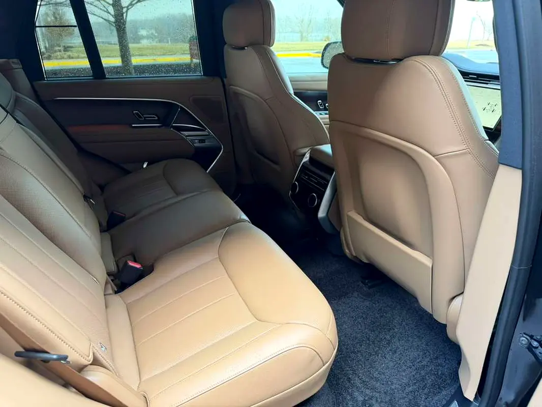 LAND ROVER Range Rover Vogue 2025 - photo 5 - Import Émirats | International Cars