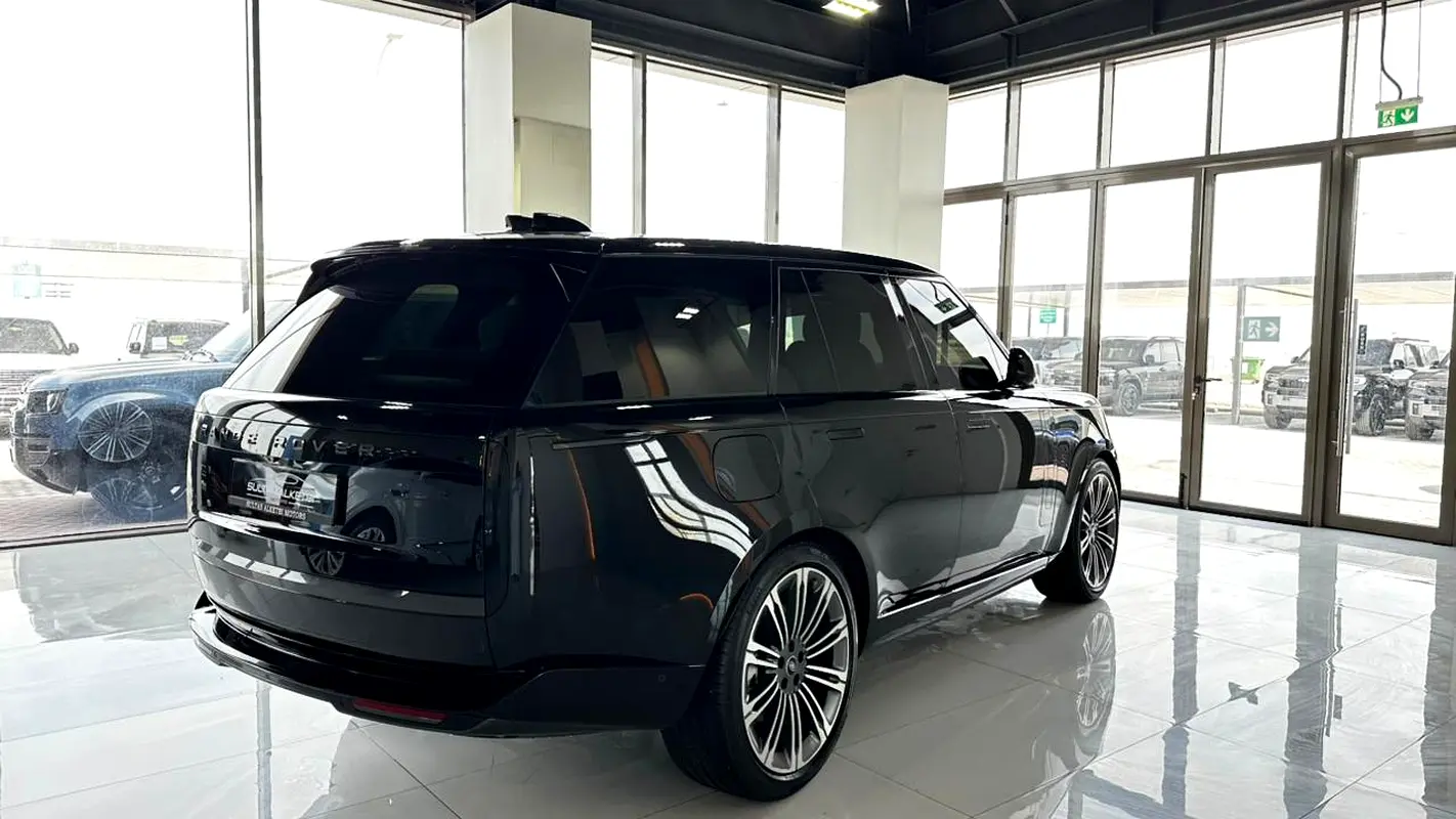 LAND ROVER Range Rover Vogue 2025 - photo 10 - Import Émirats | International Cars