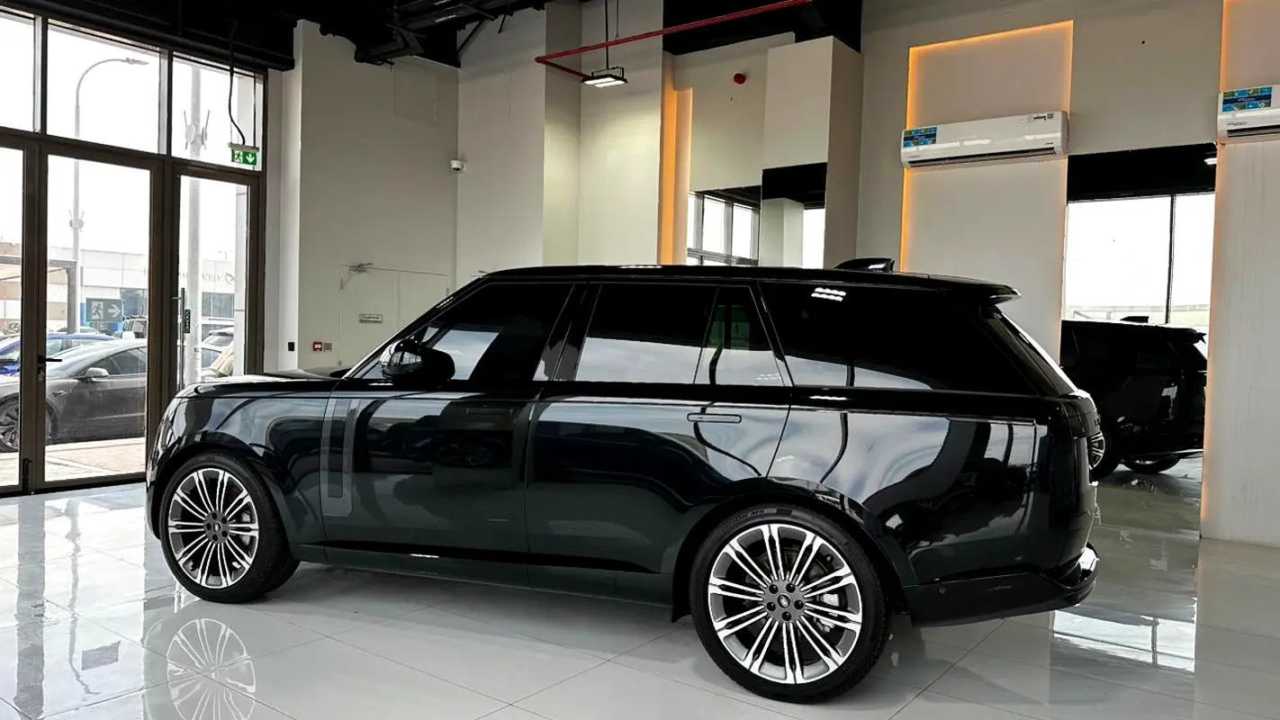 LAND ROVER Range Rover Vogue 2025 - photo 12 - Import Émirats | International Cars