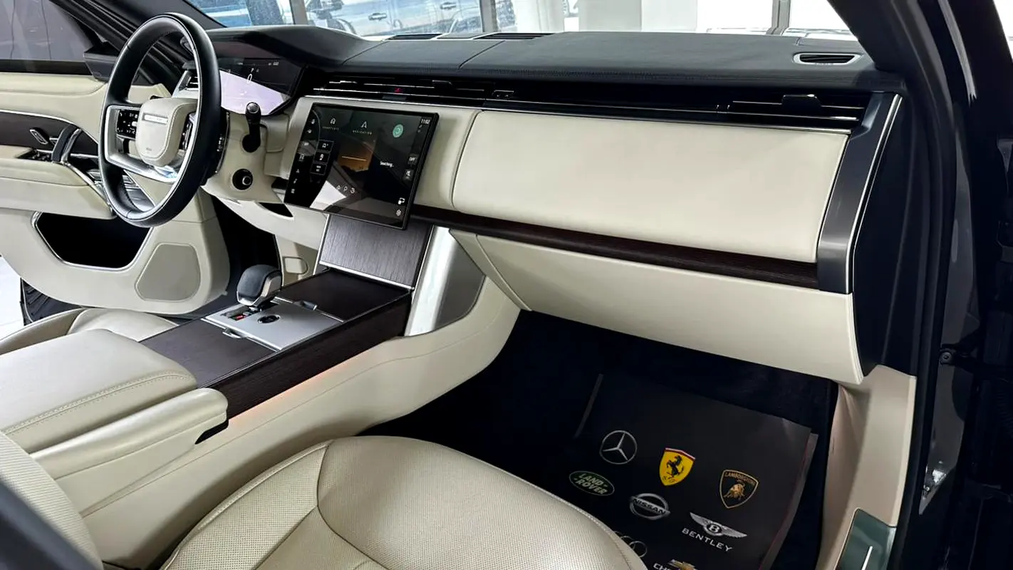 LAND ROVER Range Rover Vogue 2025 - photo 4 - Import Émirats | International Cars