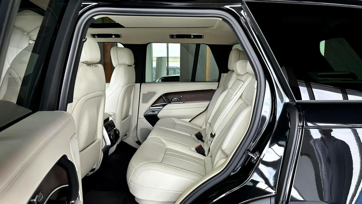 LAND ROVER Range Rover Vogue 2025 - photo 5 - Import Émirats | International Cars