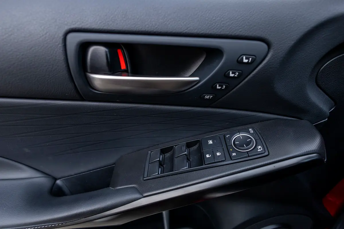 LEXUS IS-Series IS 350 F Sport 2024 - photo 11 - Import Émirats | International Cars