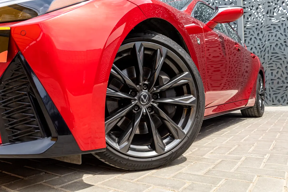 LEXUS IS-Series IS 350 F Sport 2024 - photo 9 - Import Émirats | International Cars