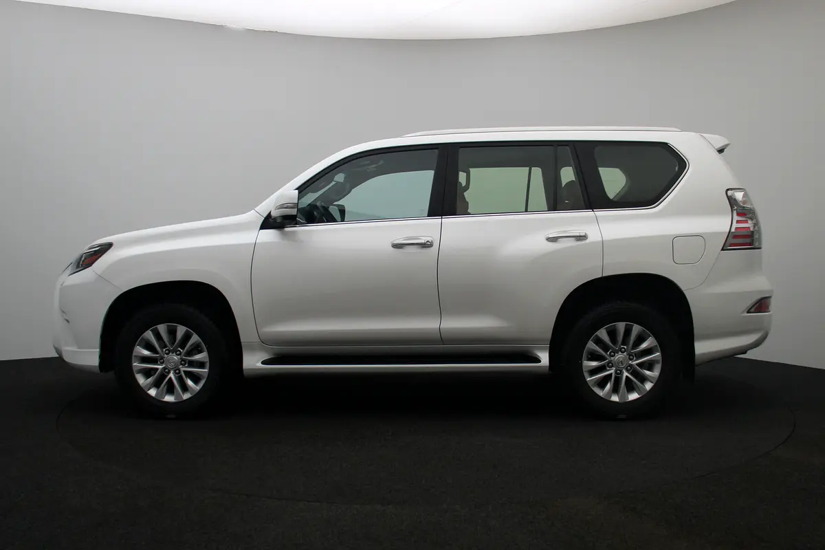 LEXUS GX-Series GX 460 Premier 2023 - photo 6 - Import Émirats | International Cars