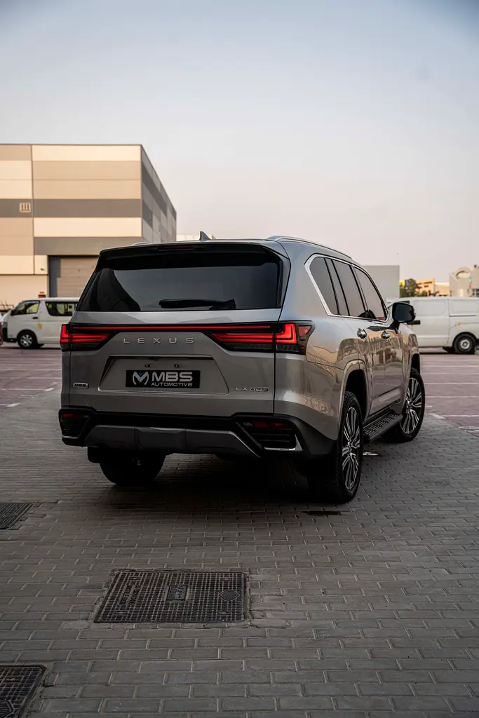 LEXUS LX-Series LX 600 Signature 2025 - photo 4 - Import Émirats | International Cars