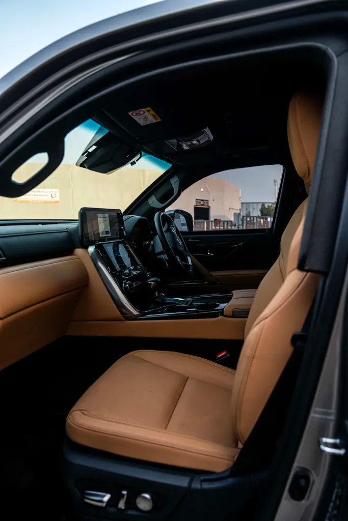 LEXUS LX-Series LX 600 Signature 2025 - photo 7 - Import Émirats | International Cars