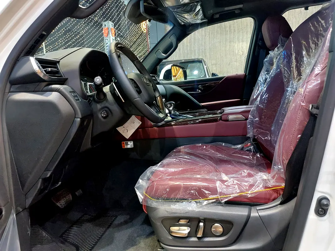 LEXUS LX-Series LX 600 Signature 2026 - photo 10 - Import Émirats | International Cars