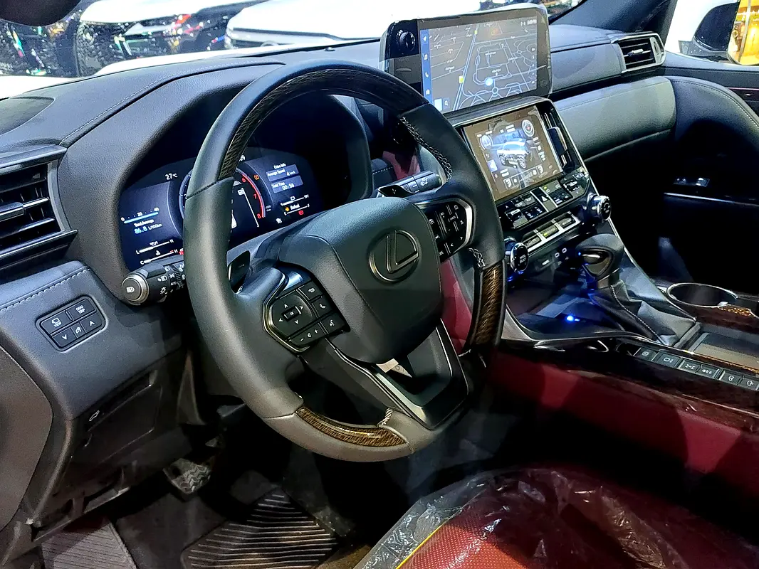 LEXUS LX-Series LX 600 Signature 2026 - photo 9 - Import Émirats | International Cars