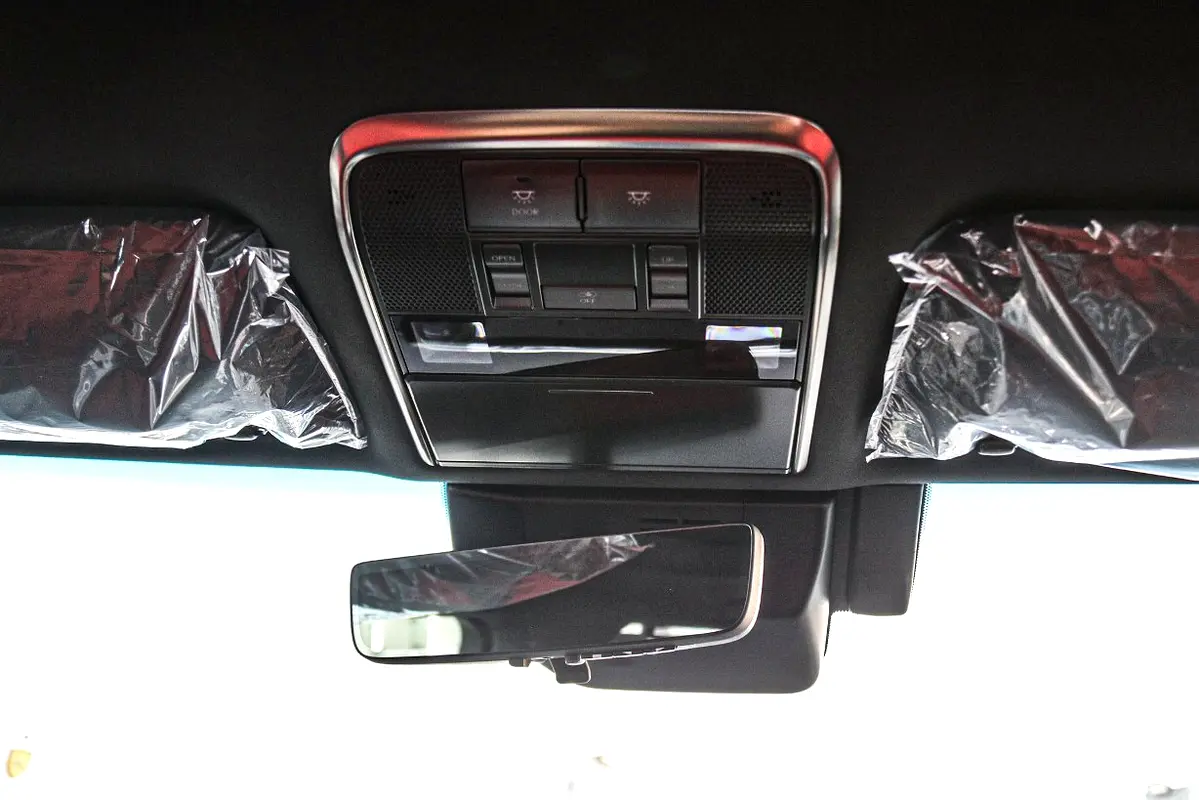 LEXUS LX-Series LX 700h F-Sport 2026 - photo 11 - Import Émirats | International Cars