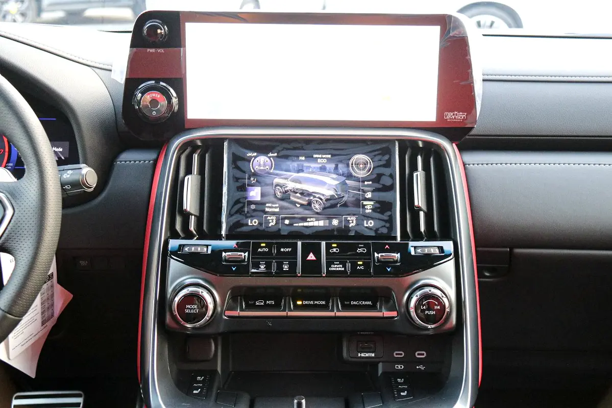 LEXUS LX-Series LX 700h F-Sport 2026 - photo 12 - Import Émirats | International Cars