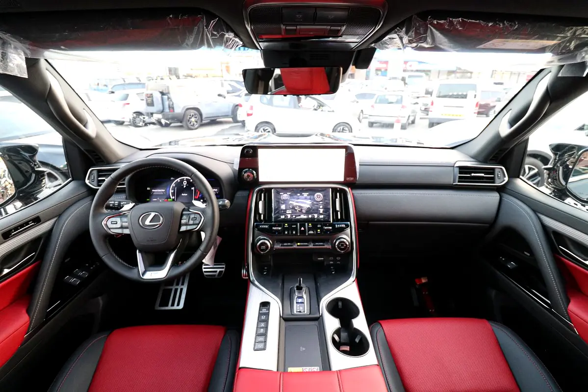 LEXUS LX-Series LX 700h F-Sport 2026 - photo 6 - Import Émirats | International Cars