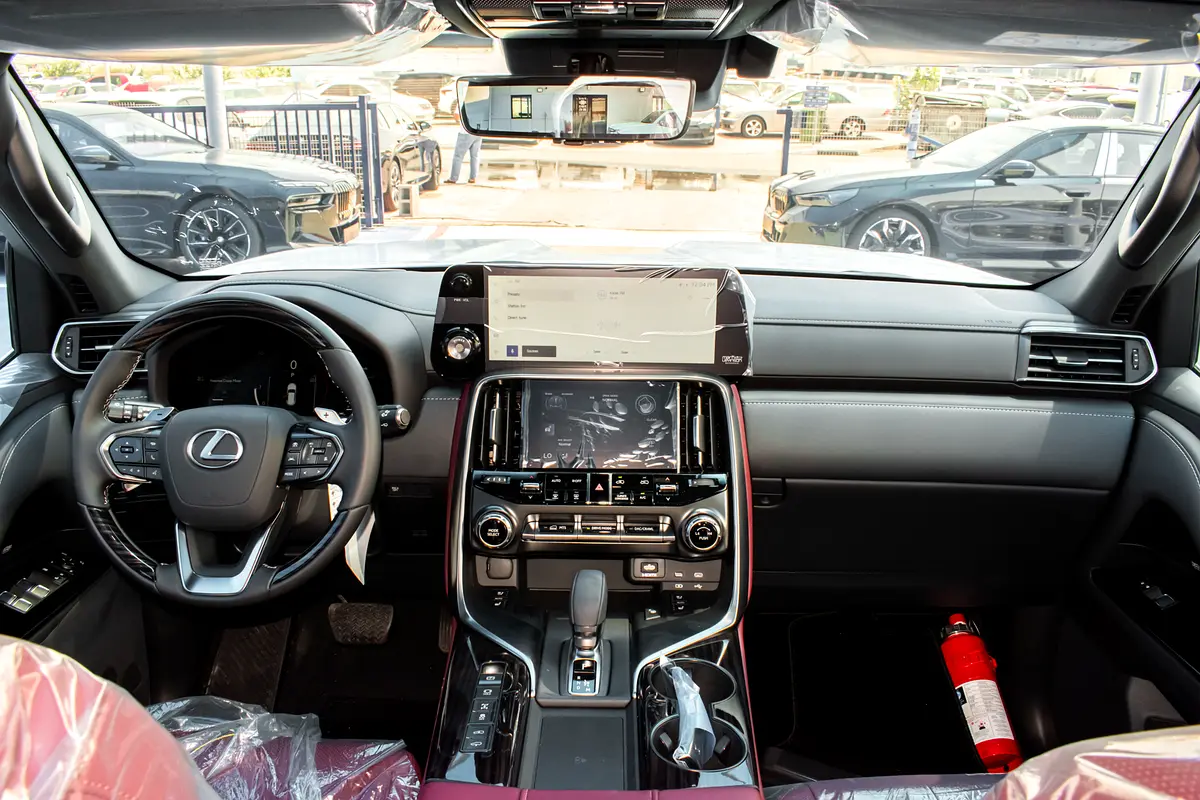 LEXUS LX-Series LX 700h Signature 2026 - photo 9 - Import Émirats | International Cars