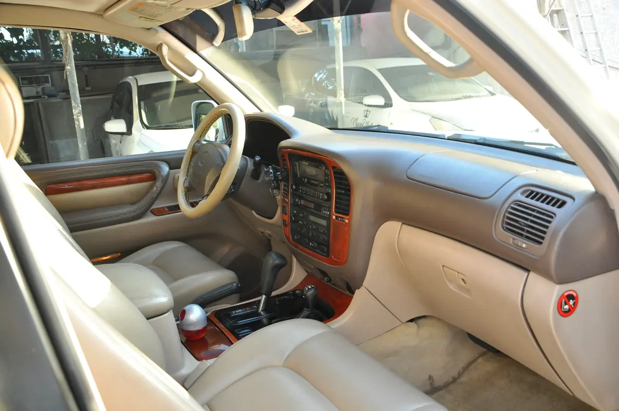 LEXUS LX-Series LX 470 1998 - photo 11 - Import Émirats | International Cars