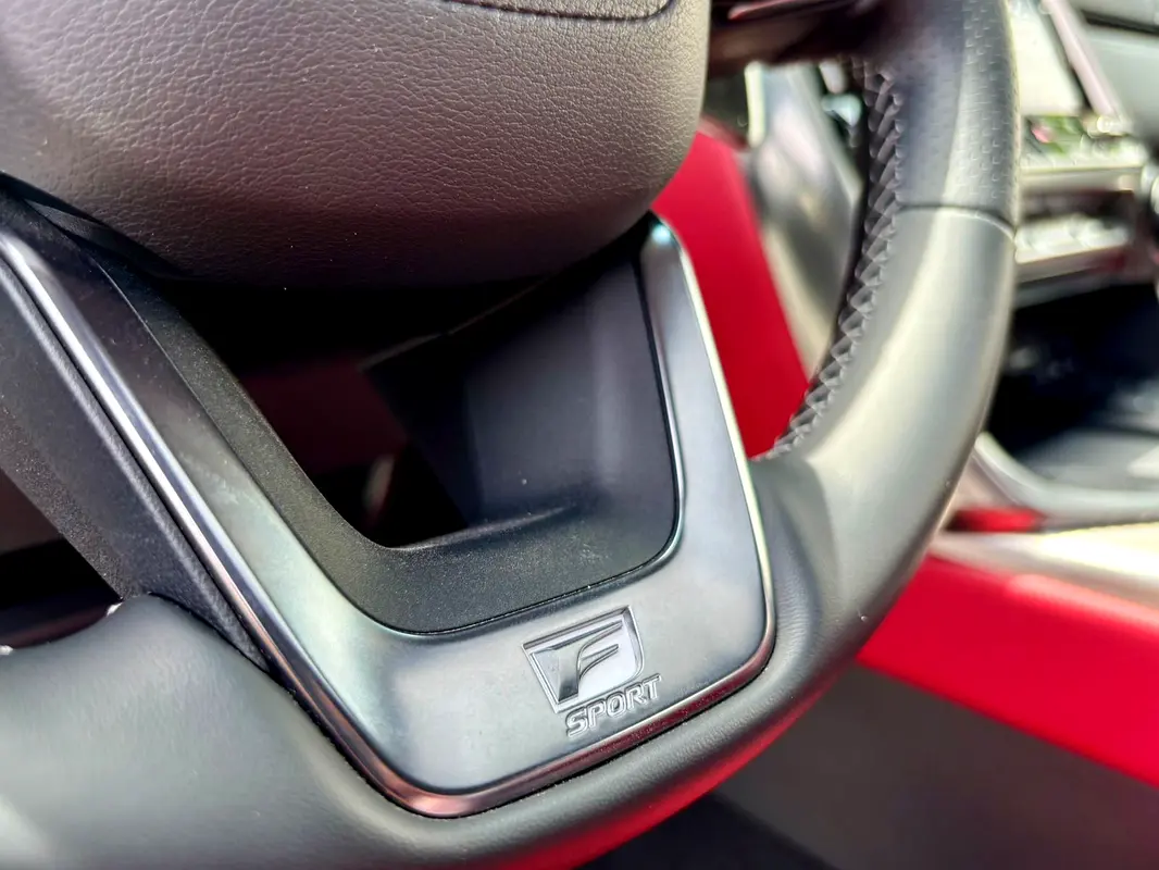 LEXUS LX-Series LX 700h F-Sport 2025 - photo 11 - Import Émirats | International Cars