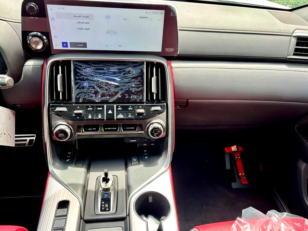 LEXUS LX-Series LX 700h F-Sport 2025 - photo 8 - Import Émirats | International Cars