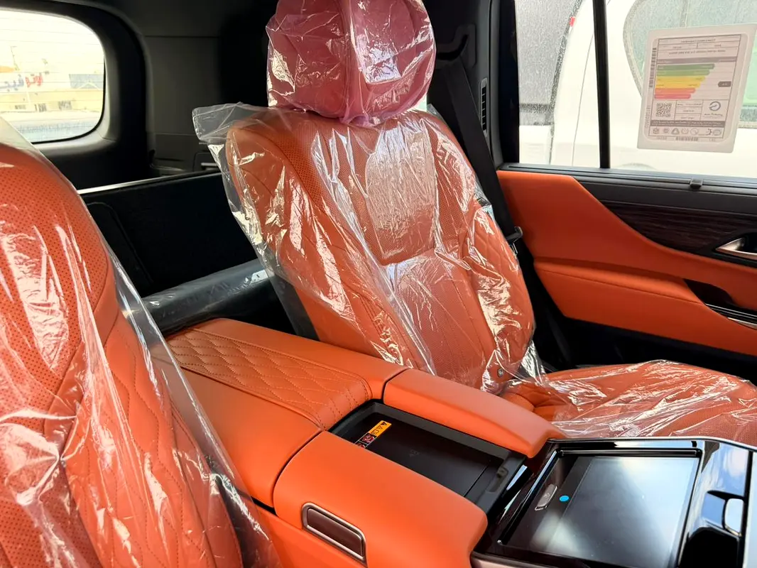 LEXUS LX-Series LX 700h VIP 2026 - photo 8 - Import Émirats | International Cars