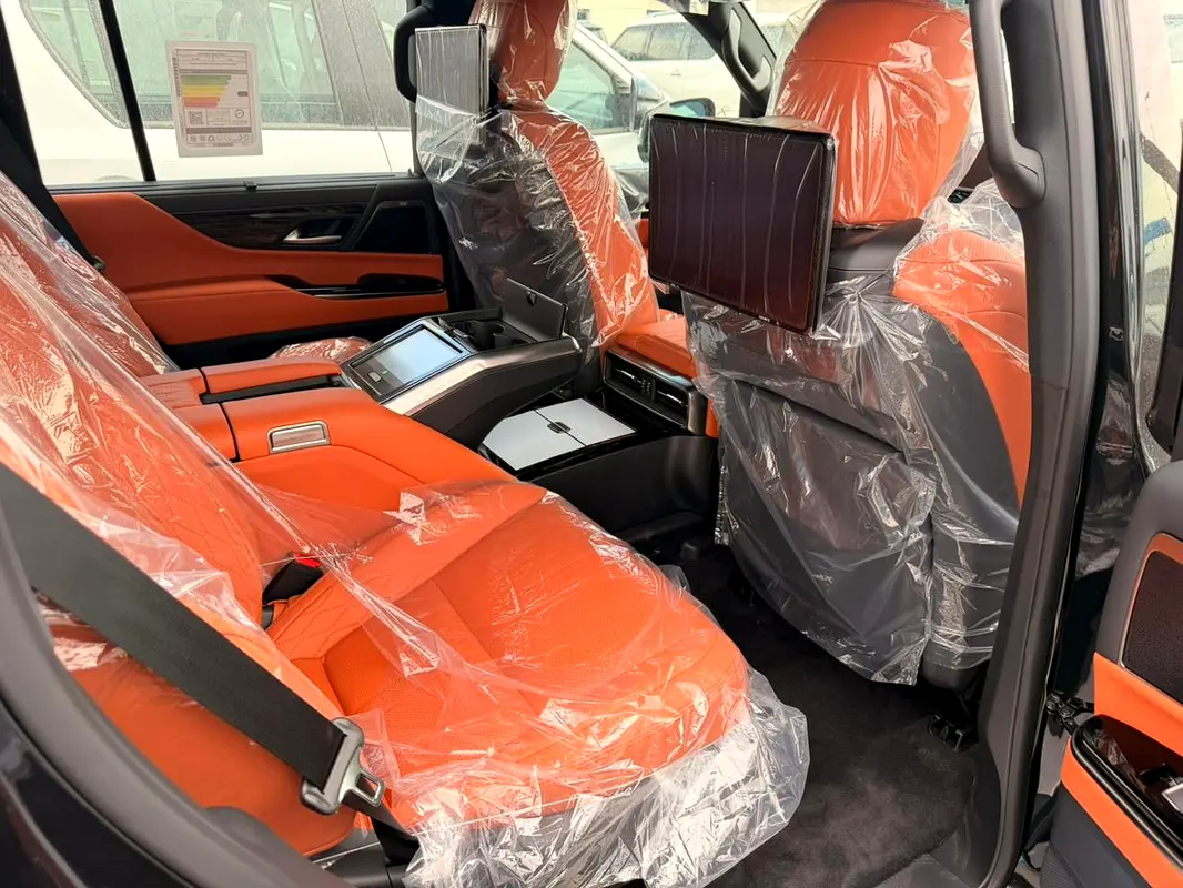 LEXUS LX-Series LX 700h VIP 2026 - photo 9 - Import Émirats | International Cars