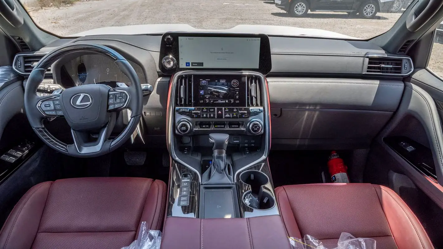 LEXUS LX-Series LX 600 Signature 2026 - photo 10 - Import Émirats | International Cars