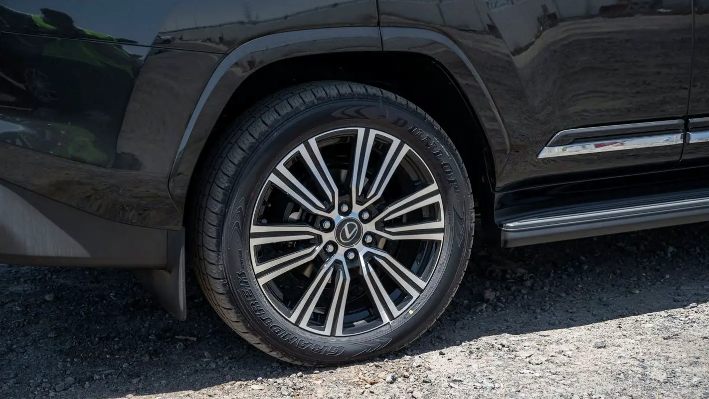 LEXUS LX-Series LX 600 Signature 2026 - photo 6 - Import Émirats | International Cars