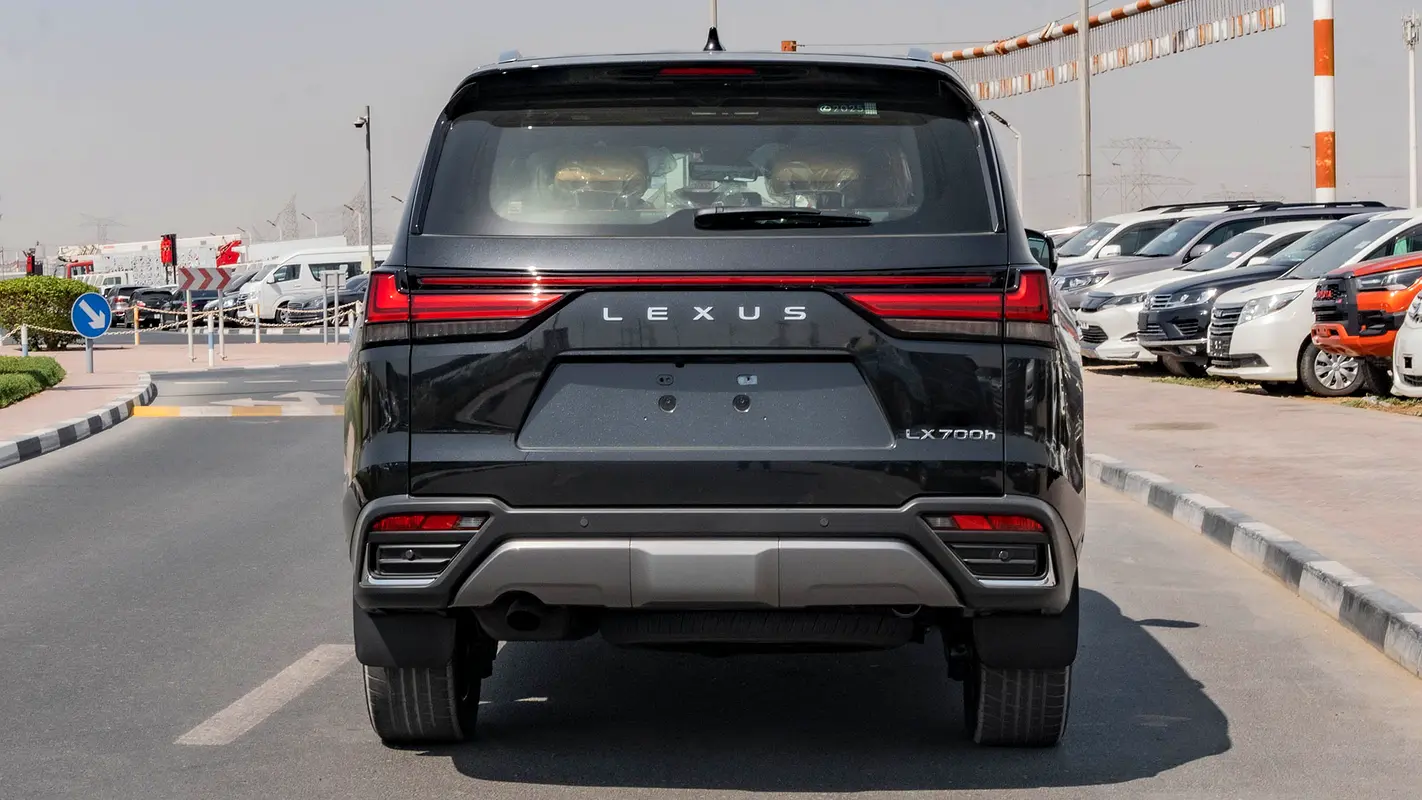 LEXUS LX-Series LX 700h Signature 2026 - photo 5 - Import Émirats | International Cars
