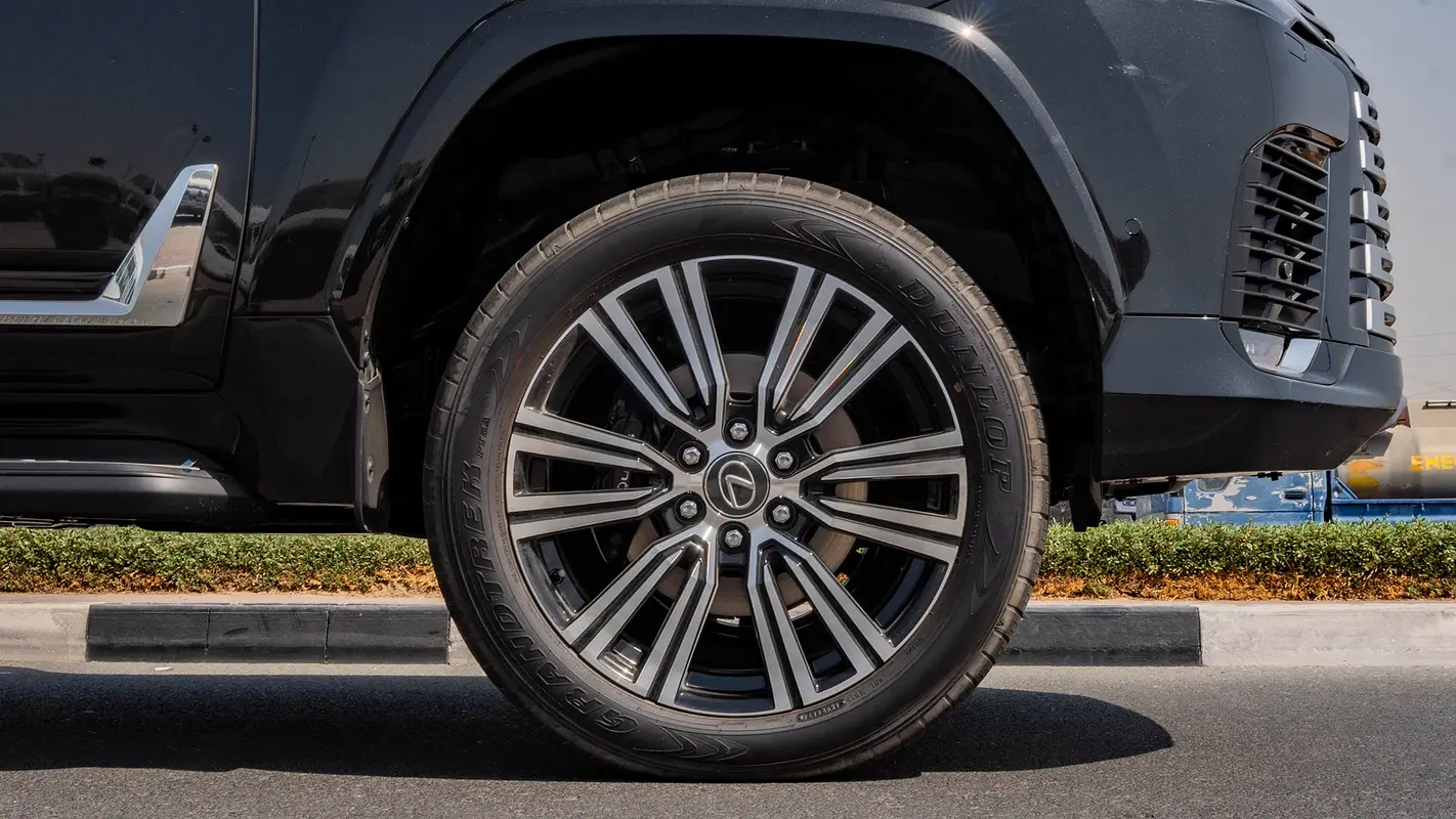 LEXUS LX-Series LX 700h Signature 2026 - photo 6 - Import Émirats | International Cars