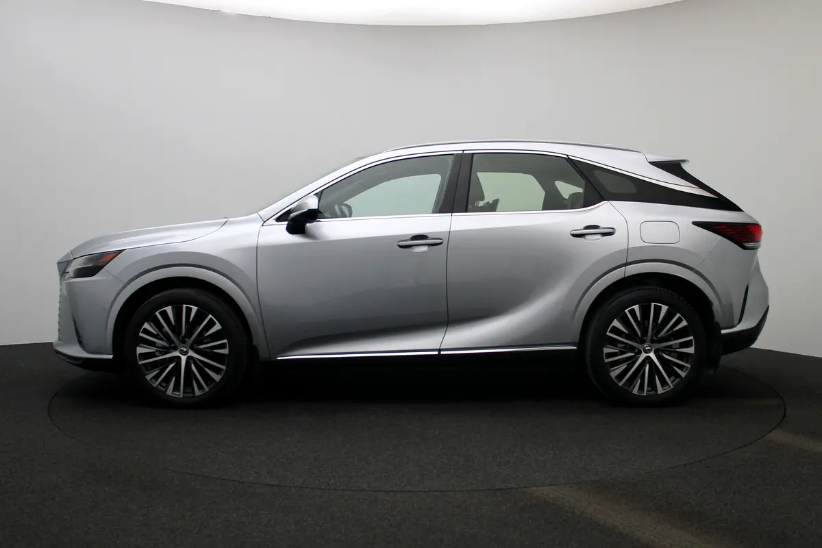 LEXUS RX-Series RX 350h Platinum 2023 - photo 6 - Import Émirats | International Cars