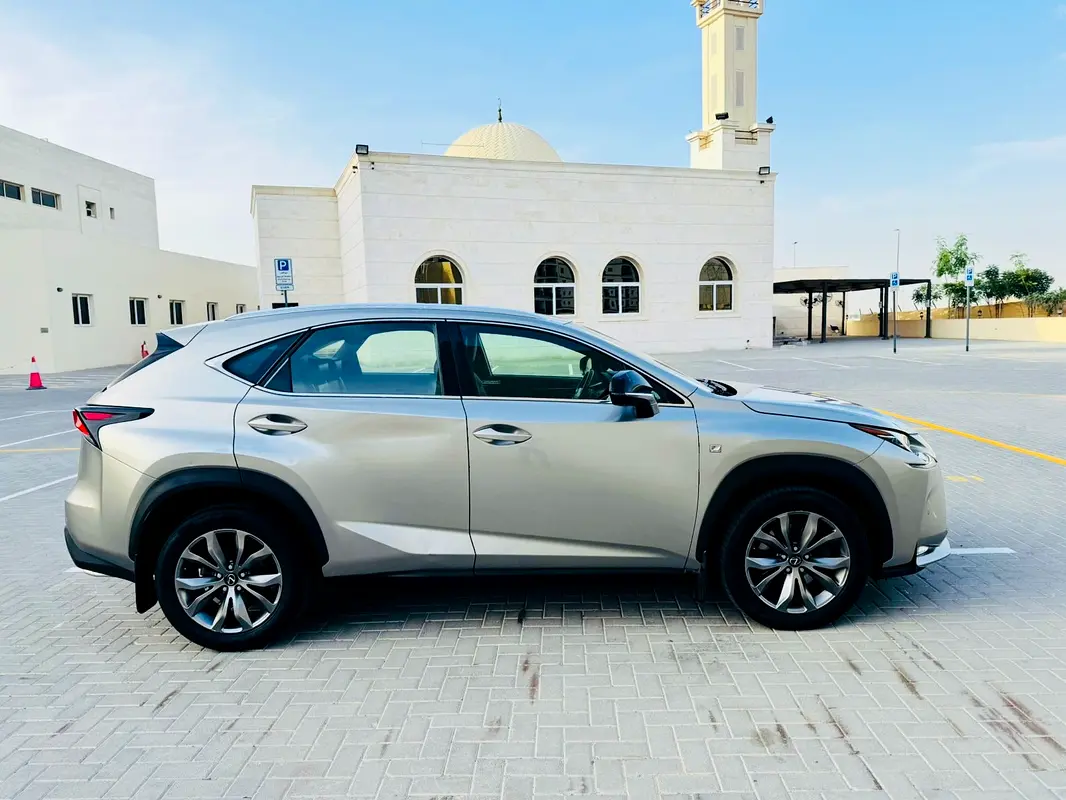 LEXUS NX-Series NX 200t 2015 - photo 8 - Import Émirats | International Cars