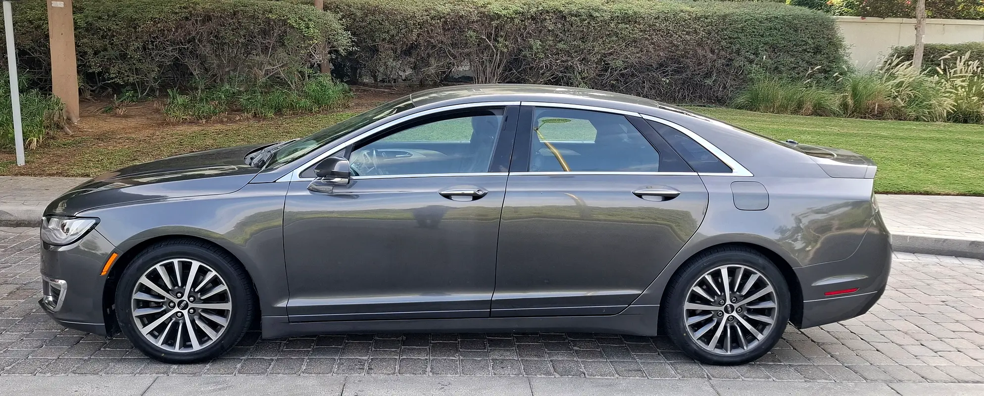 LINCOLN MKZ Reserve 2018 - photo 2 - Import Émirats | International Cars