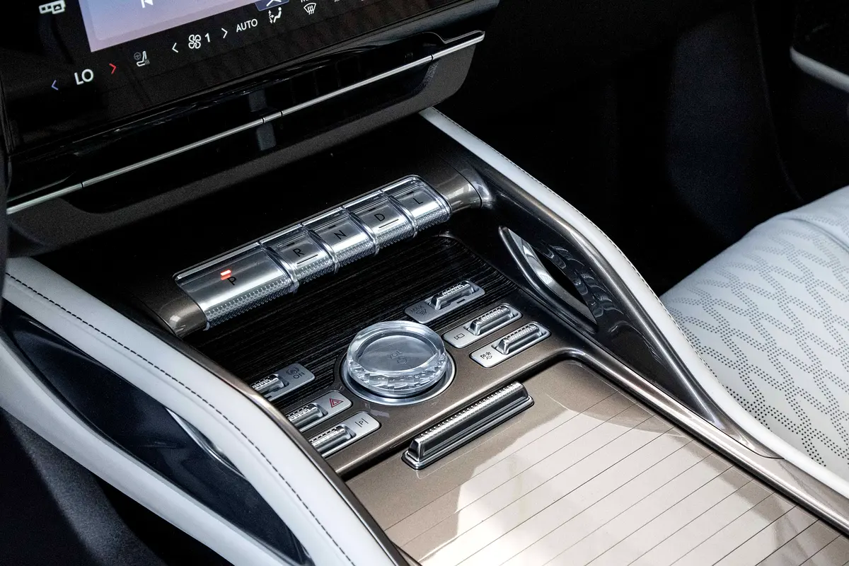 LINCOLN Nautilus Presidential 2024 - photo 10 - Import Émirats | International Cars