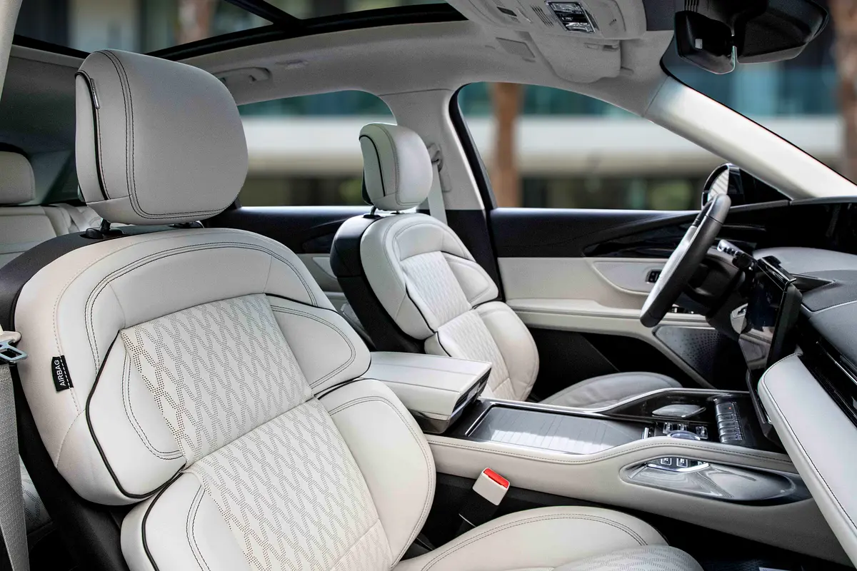 LINCOLN Nautilus Presidential 2024 - photo 11 - Import Émirats | International Cars